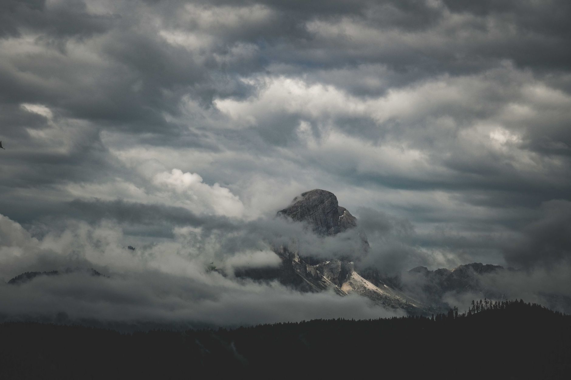 1 Kings 18 Meaning: Why Elijah's Silent Prayer Won the Showdown