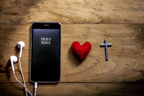 Technology and Prayer: Navigating Digital Tools for Spiritual Connection